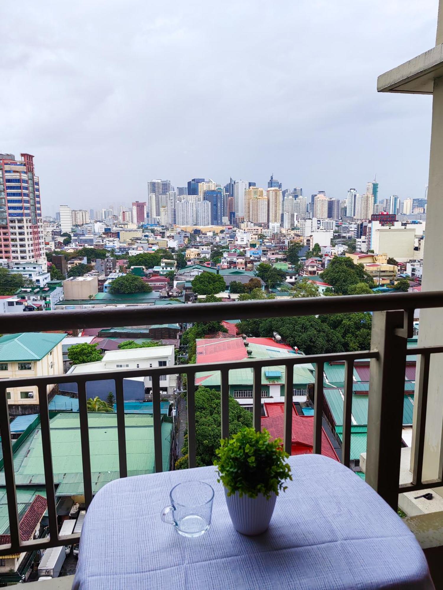 La Verti Residences Staycation Manille Extérieur photo